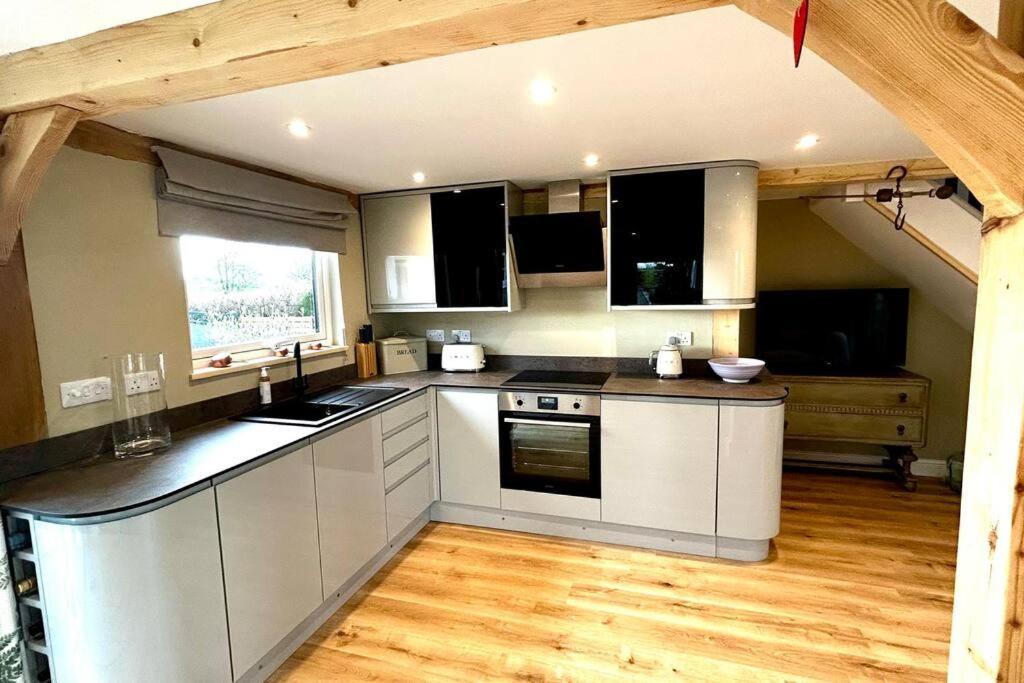 Villa The Old Workshop - A Cosy Country Retreat à Gloucester Extérieur photo